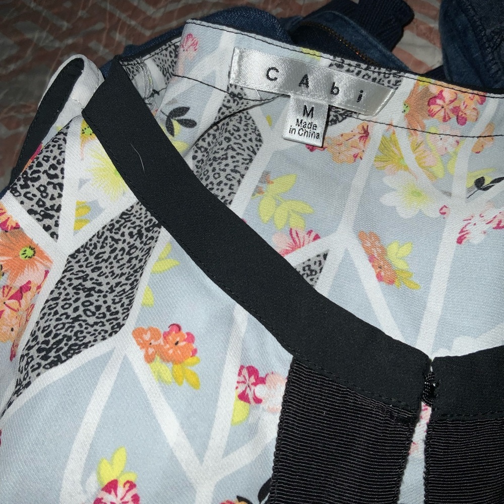 Cabi Style 249 Floral Mosaic Print Sleeveless Blouse Size M - Picture 2 of 3